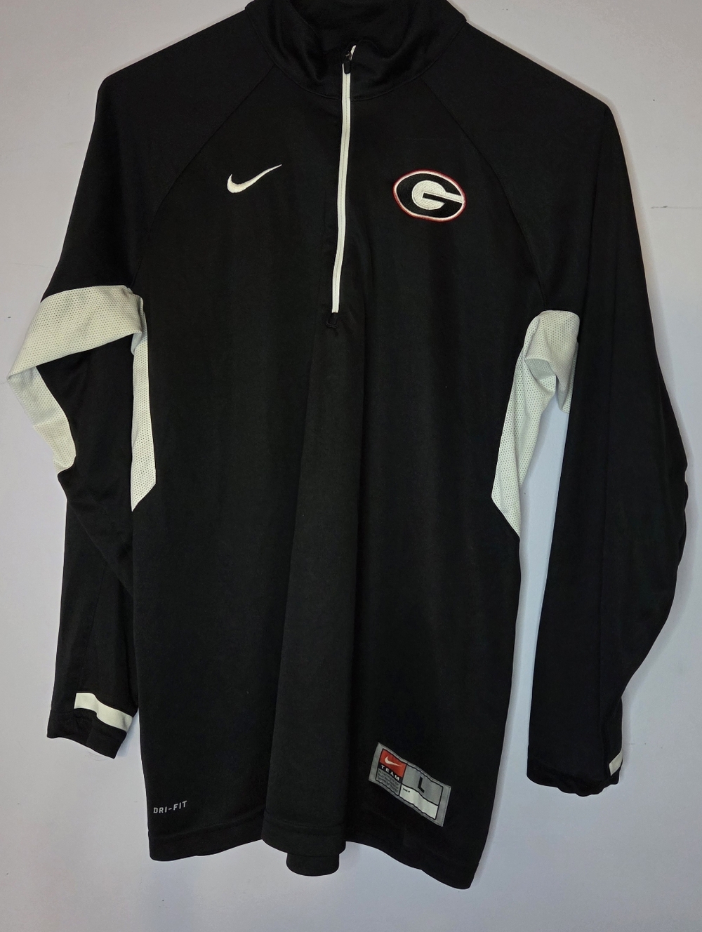 Nike University of Georgia Dri-fit quarter zip swetshirt size large